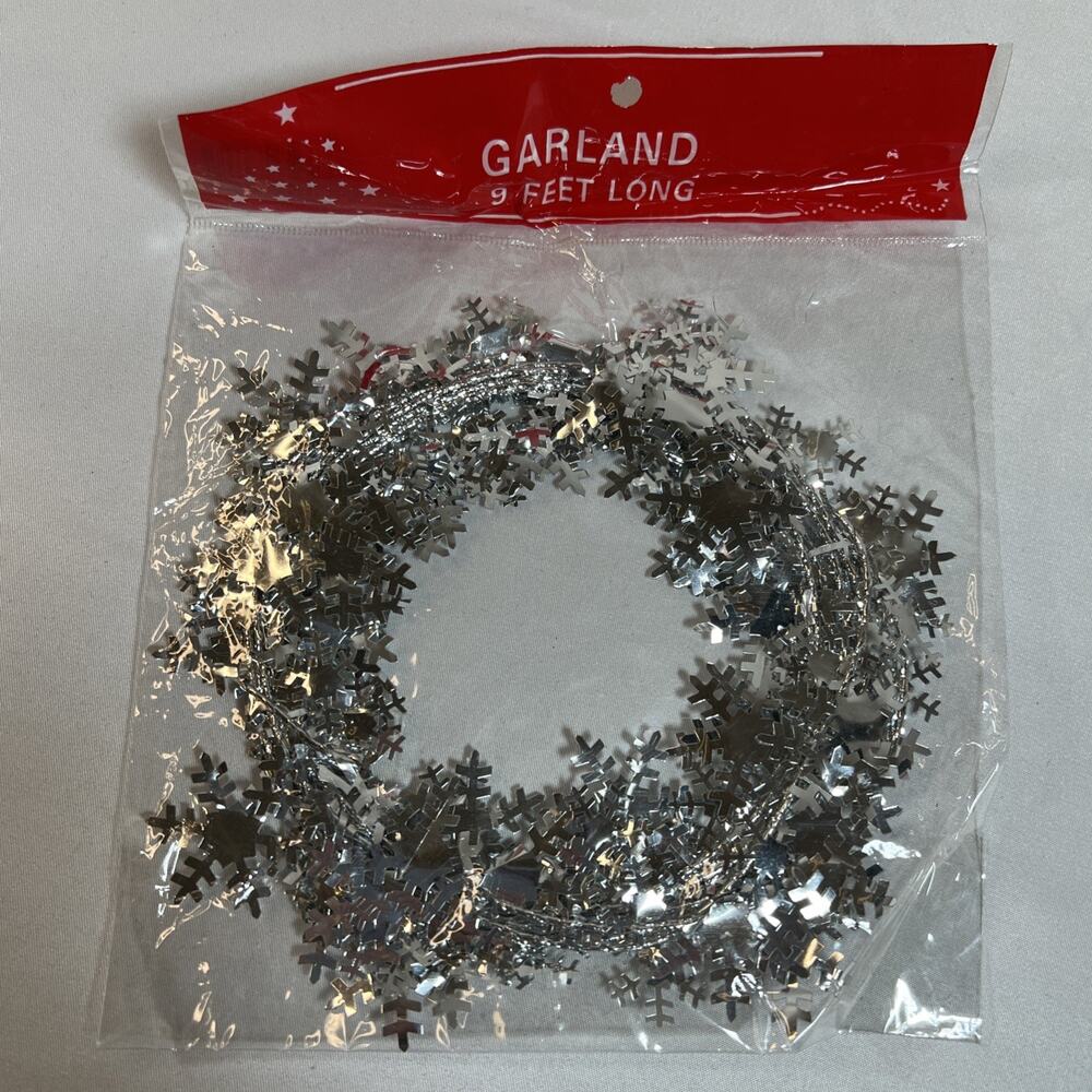 Vintage Silver Foil Snowflake Garland 9 Ft Total Wired Christmas Taiwan NOS